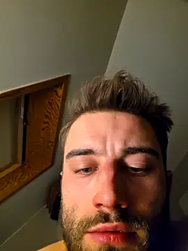 Vekie 007 online show from April 3, 11:45 pm