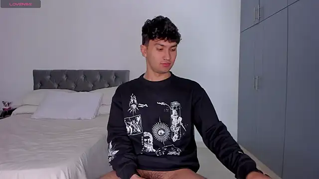 Valerio James7 online show from February 10, 2:48 pm