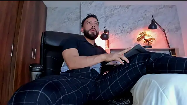 bruno woods online show from October 8, 12:15 am