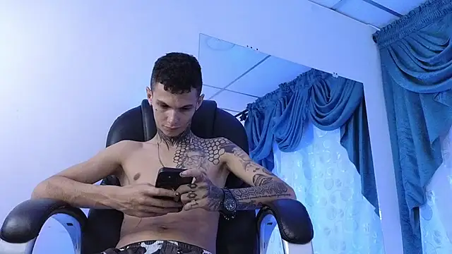 Stuart Boy  online show from January 24, 3:54 am