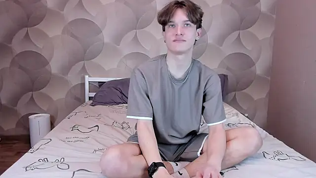 Ian Flor online show from April 9, 3:07 pm