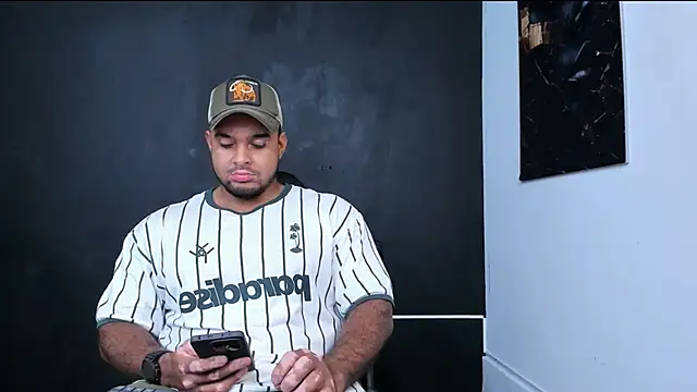 Big furry bear13 online show from February 14, 6:08 am