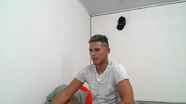 Snapshot of Chris_Dick23 chatting on December 26, 4:36 pm Chris Dick23 online show from December 26, 4:36 pm