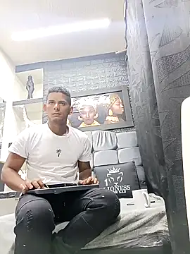 Snapshot of Chris_Dick23 chatting on February 21, 12:05 am Chris Dick23 online show from February 21, 12:05 am