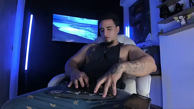 kingbear777 online show from September 15, 10:44 pm