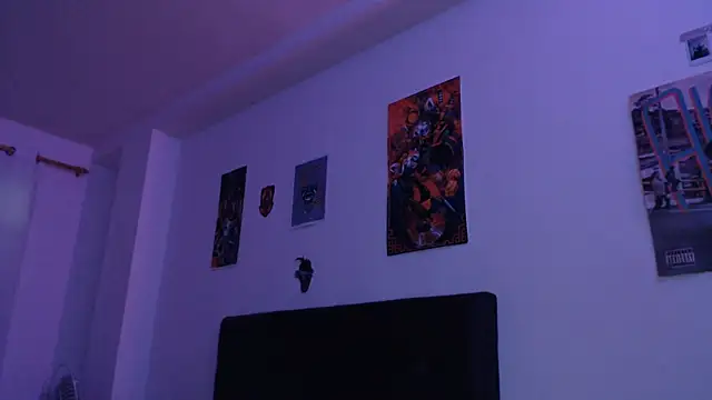 taylor  06 online show from December 13, 6:49 pm