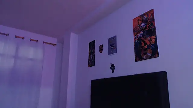 taylor  06 online show from December 20, 6:02 pm