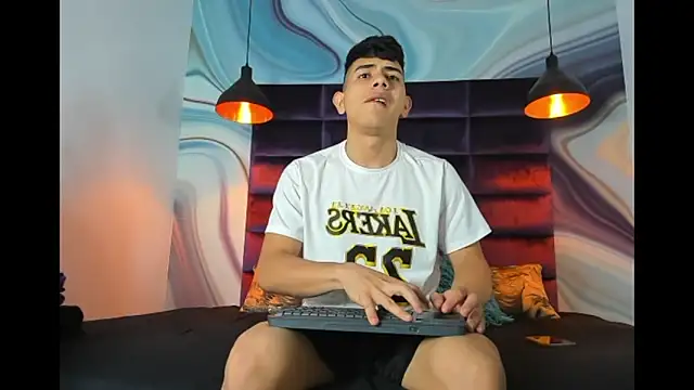 andrew rose  online show from December 27, 3:20 am