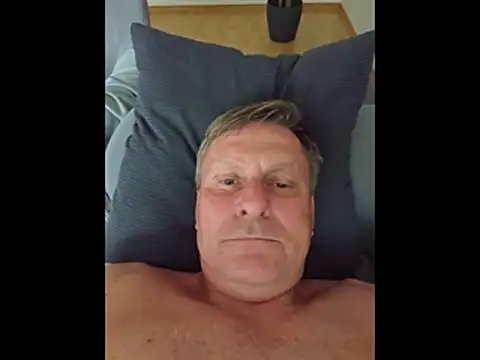 johnnym1 online show from April 17, 5:15 pm