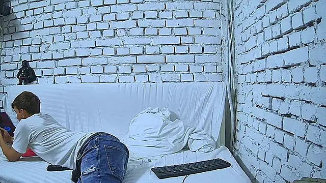 GiorgieUps online show from November 19, 2:22 am