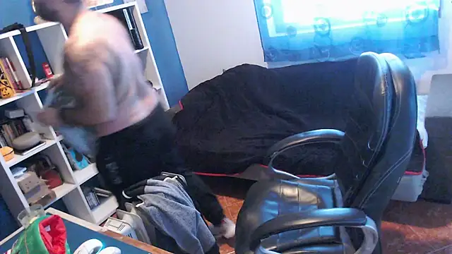 ravingr4d4 online show from December 24, 9:39 am