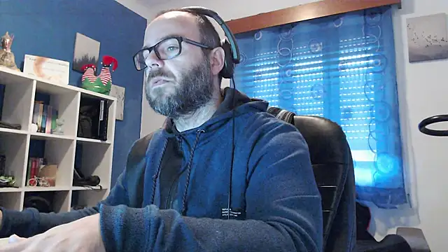 ravingr4d4 online show from January 2, 9:11 am