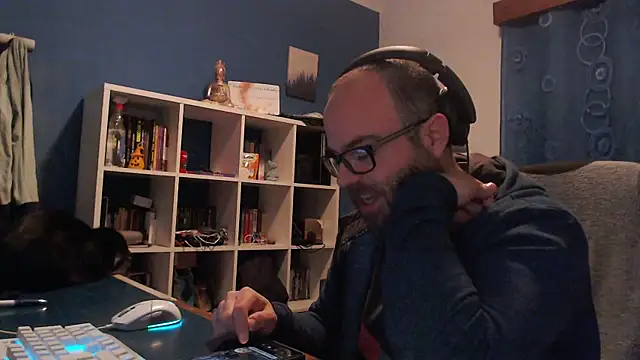ravingr4d4 online show from December 20, 10:22 pm