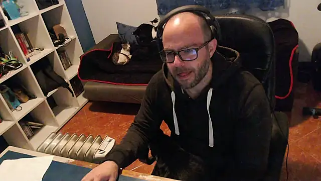 ravingr4d4 online show from December 11, 10:38 pm
