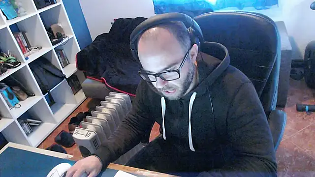 ravingr4d4 online show from December 13, 9:04 am