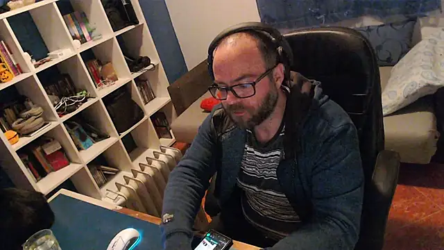 ravingr4d4 online show from December 25, 10:37 pm
