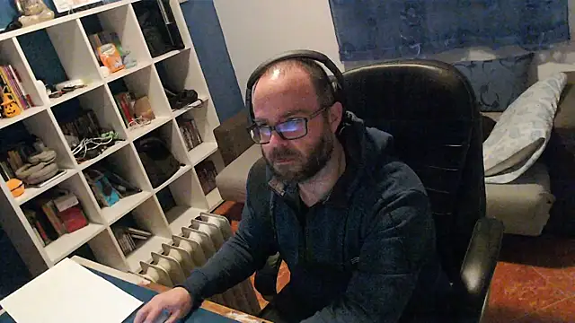 ravingr4d4 online show from December 29, 9:41 pm