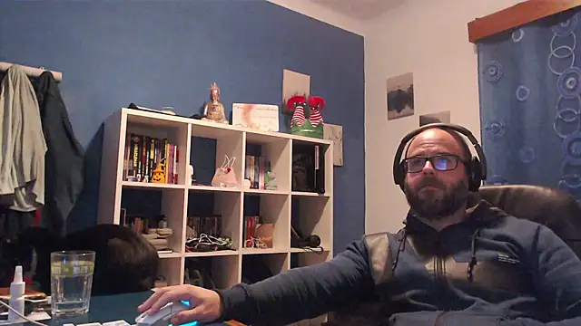 ravingr4d4 online show from December 26, 9:47 pm