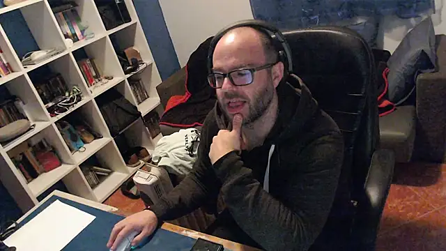 ravingr4d4 online show from December 14, 11:01 pm
