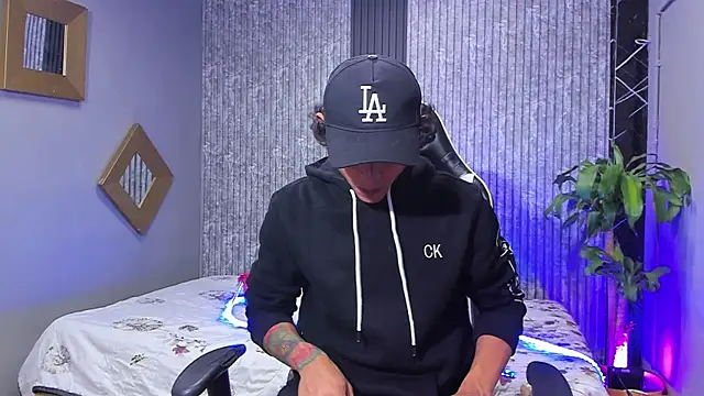 Edwars 03 online show from March 9, 12:20 pm