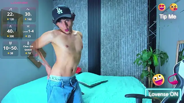 Edwars 03 online show from March 3, 8:18 pm