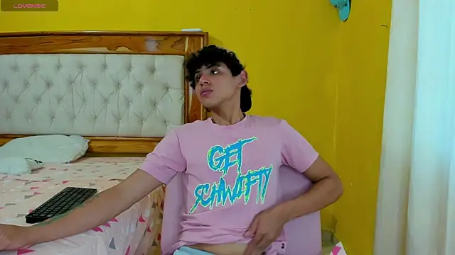 Edwars 03 online show from January 6, 8:50 pm