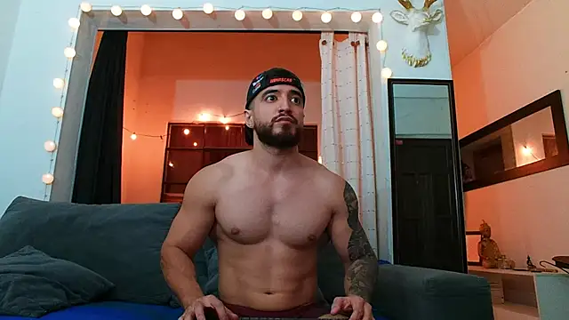Snapshot of AndrewMartinez chatting on December 3, 11:57 pm AndrewMartinez online show from December 3, 11:57 pm