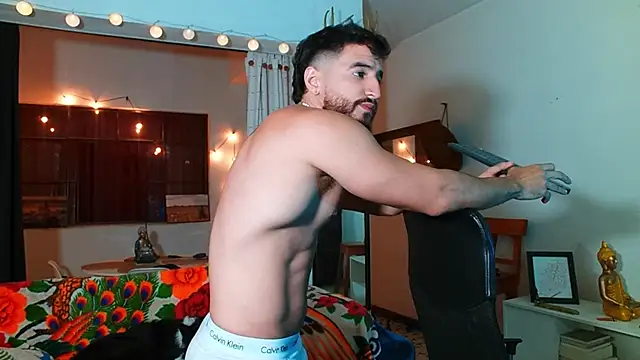 Snapshot of AndrewMartinez chatting on February 2, 1:12 am AndrewMartinez online show from February 2, 1:12 am