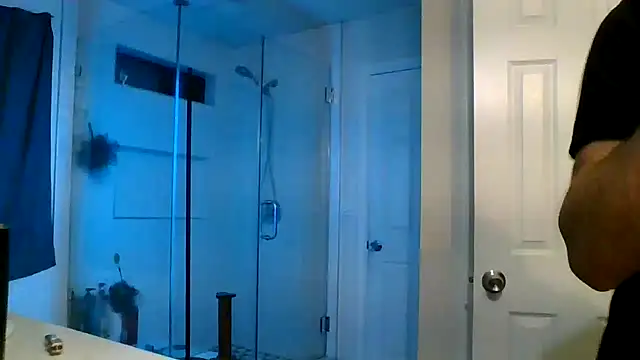 El Gizmo online show from April 10, 1:18 pm