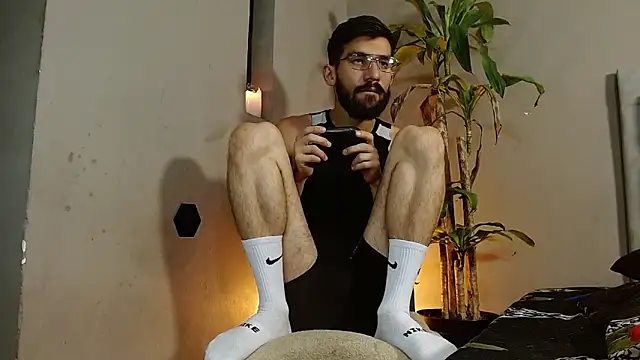 Snapshot of Mr_WhiteCock chatting on December 18, 7:30 pm Mr WhiteCock online show from December 18, 7:30 pm