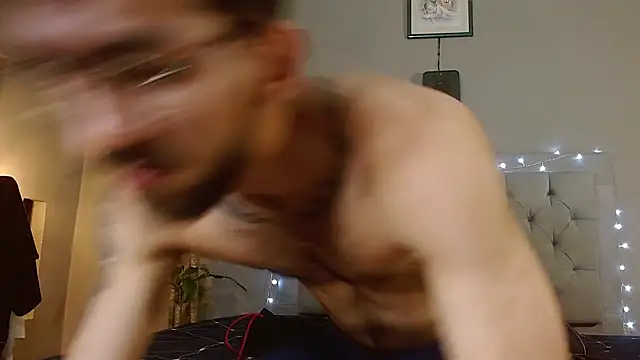 Snapshot of Mr_WhiteCock chatting on February 22, 6:48 pm Mr WhiteCock online show from February 22, 6:48 pm