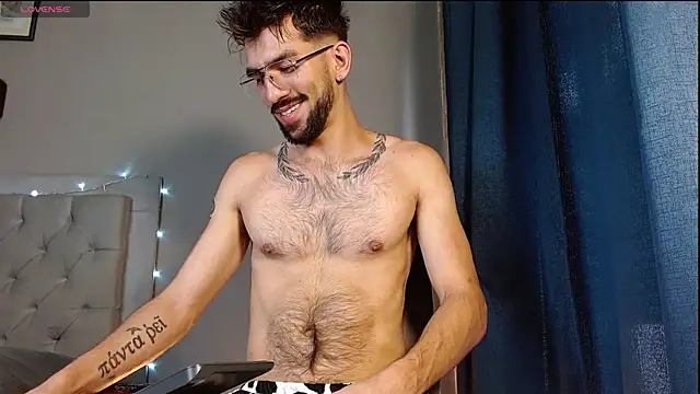 Snapshot of Mr_WhiteCock chatting on March 18, 3:44 pm Mr WhiteCock online show from March 18, 3:44 pm