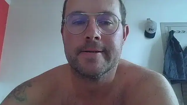 Snapshot of porompomperro chatting on October 4, 11:37 am porompomperro online show from October 4, 11:37 am