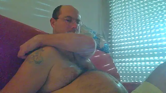 Snapshot of porompomperro chatting on December 4, 9:51 am porompomperro online show from December 4, 9:51 am