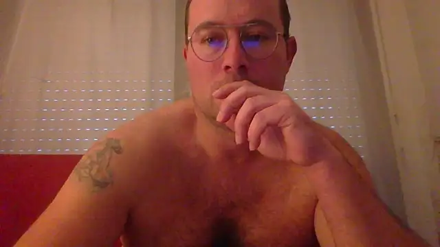 Snapshot of porompomperro chatting on December 8, 4:18 pm porompomperro online show from December 8, 4:18 pm