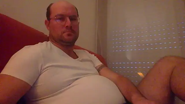 Snapshot of porompomperro chatting on January 4, 4:22 pm porompomperro online show from January 4, 4:22 pm