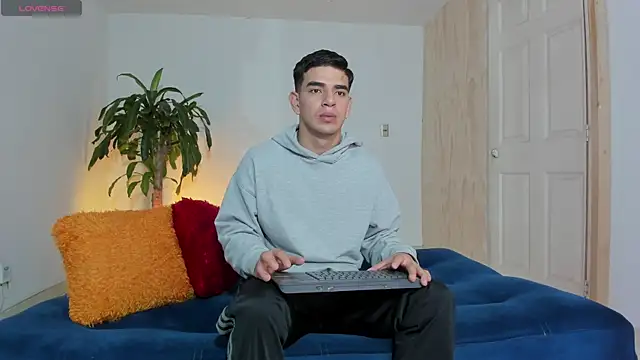 Ares Johnson online show from November 3, 3:14 pm