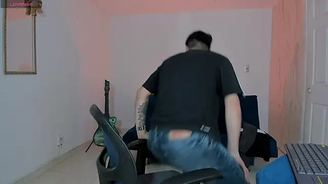 Ares Johnson online show from November 6, 1:14 pm