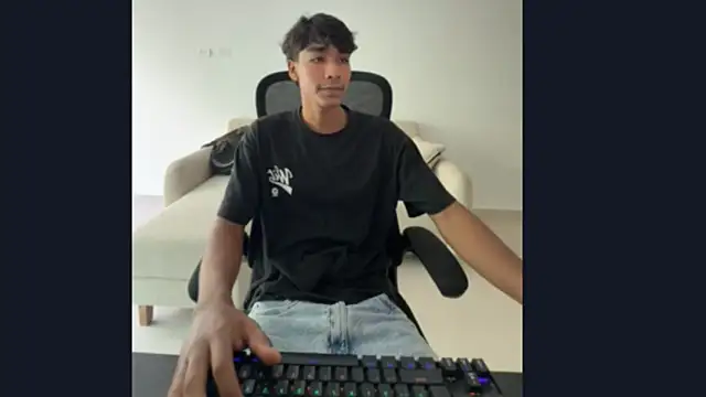 Tyler prince online show from November 27, 6:44 pm