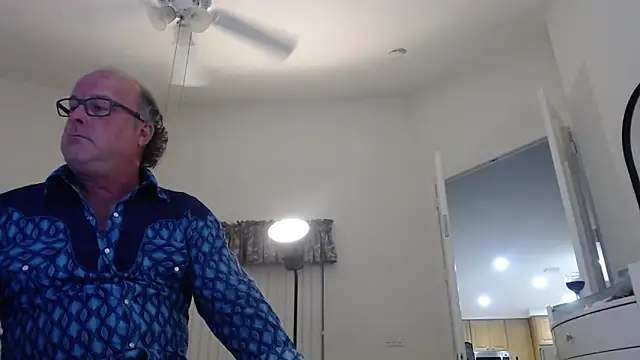 Walkingboots online show from February 8, 9:26 am