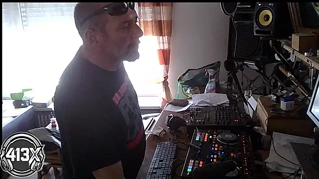 rosaeichel online show from May 21, 9:37 am