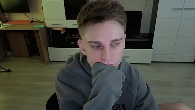 angryzan online show from February 5, 8:32 am