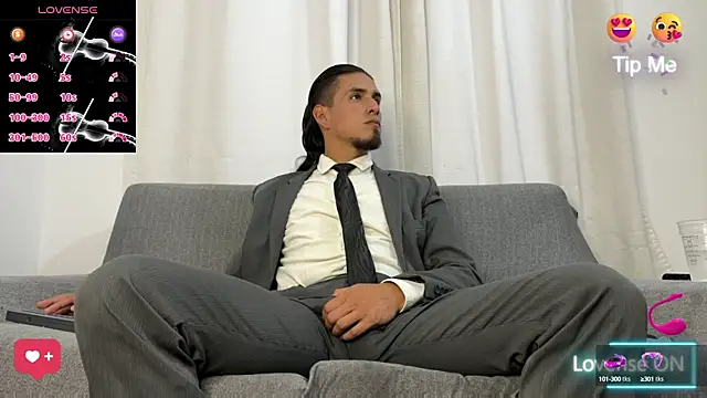 Tom blunt96 online show from November 3, 9:38 pm