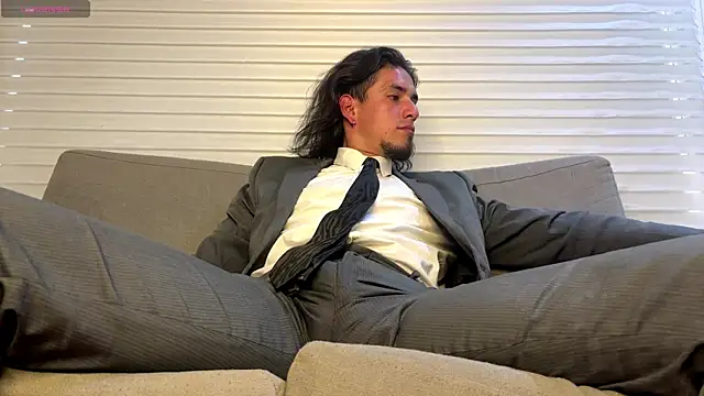 Snapshot of Tom_blunt96 chatting on January 10, 11:33 am Tom blunt96 online show from January 10, 11:33 am