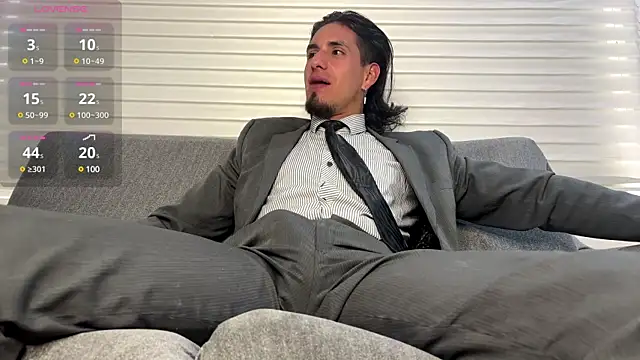 Snapshot of Tom_blunt96 chatting on January 2, 1:08 pm Tom blunt96 online show from January 2, 1:08 pm