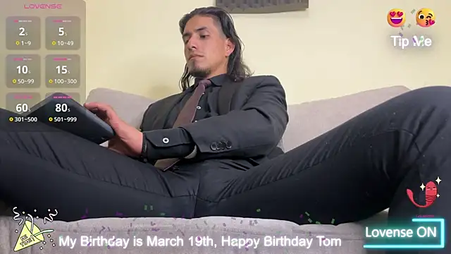 Snapshot of Tom_blunt96 chatting on March 21, 10:50 pm Tom blunt96 online show from March 21, 10:50 pm