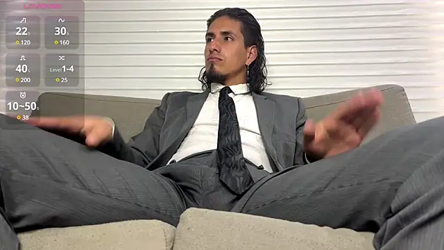 Snapshot of Tom_blunt96 chatting on January 4, 6:51 pm Tom blunt96 online show from January 4, 6:51 pm
