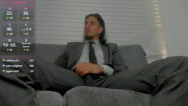 Snapshot of Tom_blunt96 chatting on December 14, 4:31 pm Tom blunt96 online show from December 14, 4:31 pm