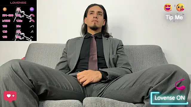 Snapshot of Tom_blunt96 chatting on September 9, 10:26 am Tom blunt96 online show from September 9, 10:26 am