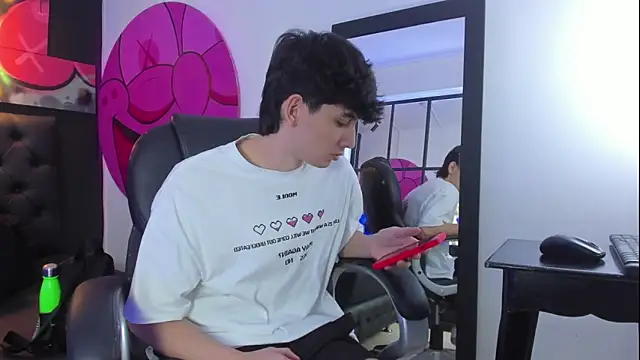 Santi delacruz online show from December 13, 3:00 pm